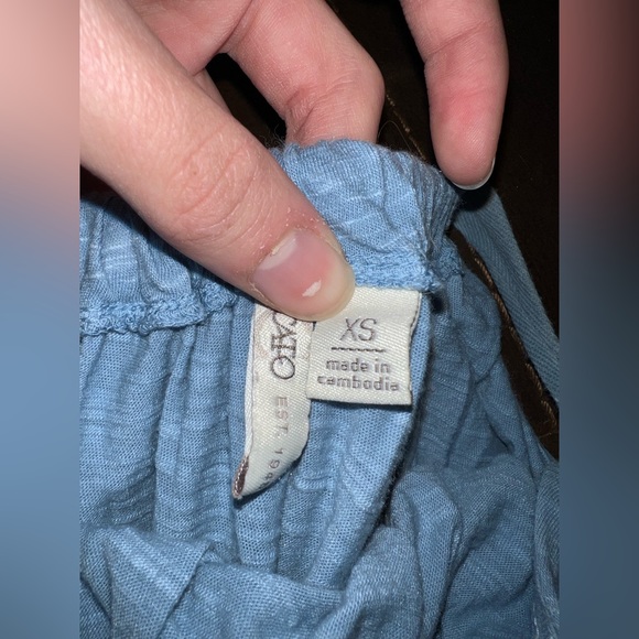 Been worn maybe 2 or 3 times love the shirt just doesn’t fit anymore - Picture 3 of 3